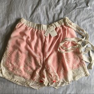 Natura Shorts